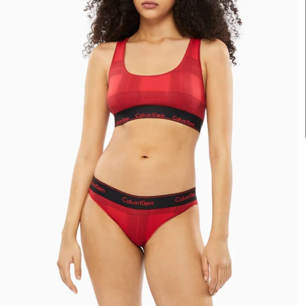 Calvin Klein Modern Cotton Unlined Bralette and Underwear Set Size: Medium